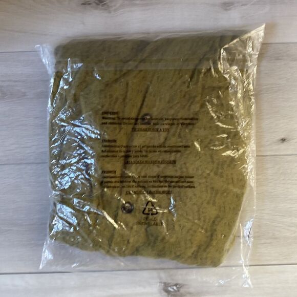 Laced By You Top / Olive L NWT and in packaging - Picture 6 of 7